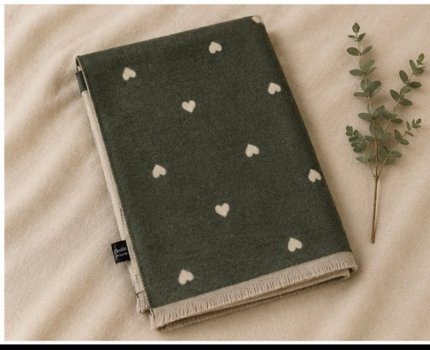 Dark Green Heart Pattern Woven Shawl